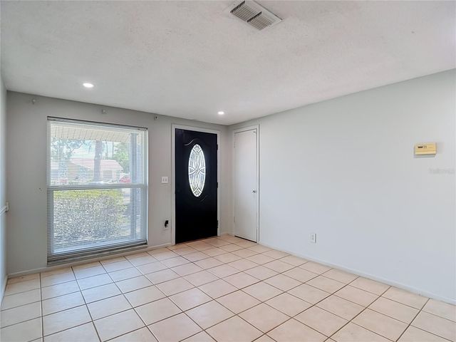 7916 WOODGROVE CIRCLE, Tampa, FL 33615