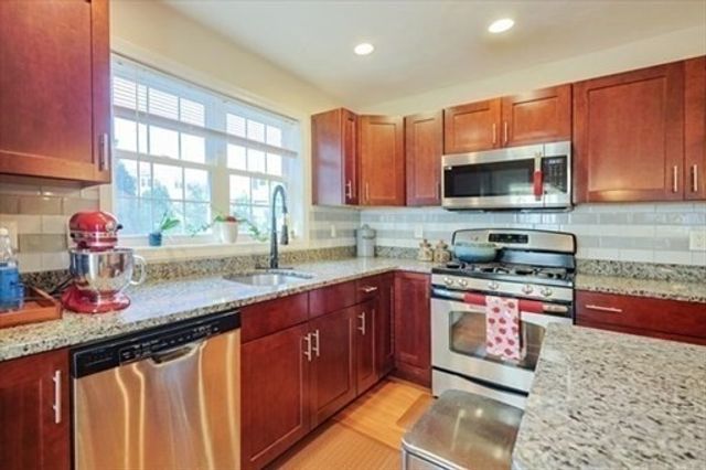 8 Patriot Blvd 8, Hopkinton, MA 01748