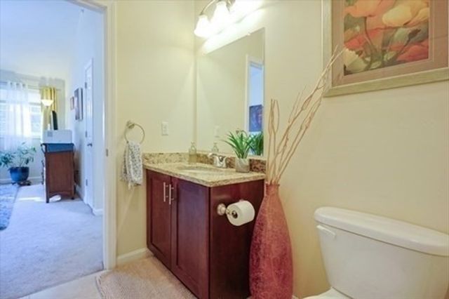 8 Patriot Blvd 8, Hopkinton, MA 01748