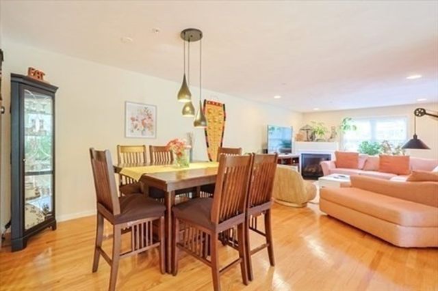 8 Patriot Blvd 8, Hopkinton, MA 01748