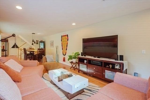 8 Patriot Blvd 8, Hopkinton, MA 01748