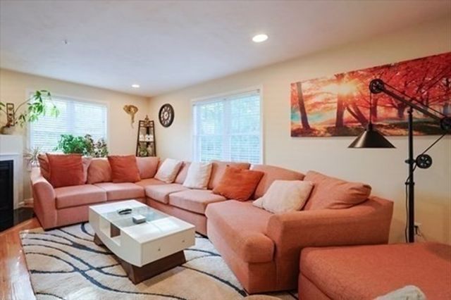 8 Patriot Blvd 8, Hopkinton, MA 01748