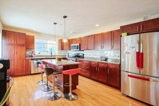 8 Patriot Blvd 8, Hopkinton, MA 01748
