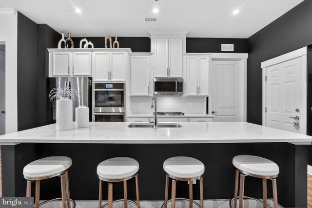 25612 PRESTON PARK TER, Chantilly, VA 20152