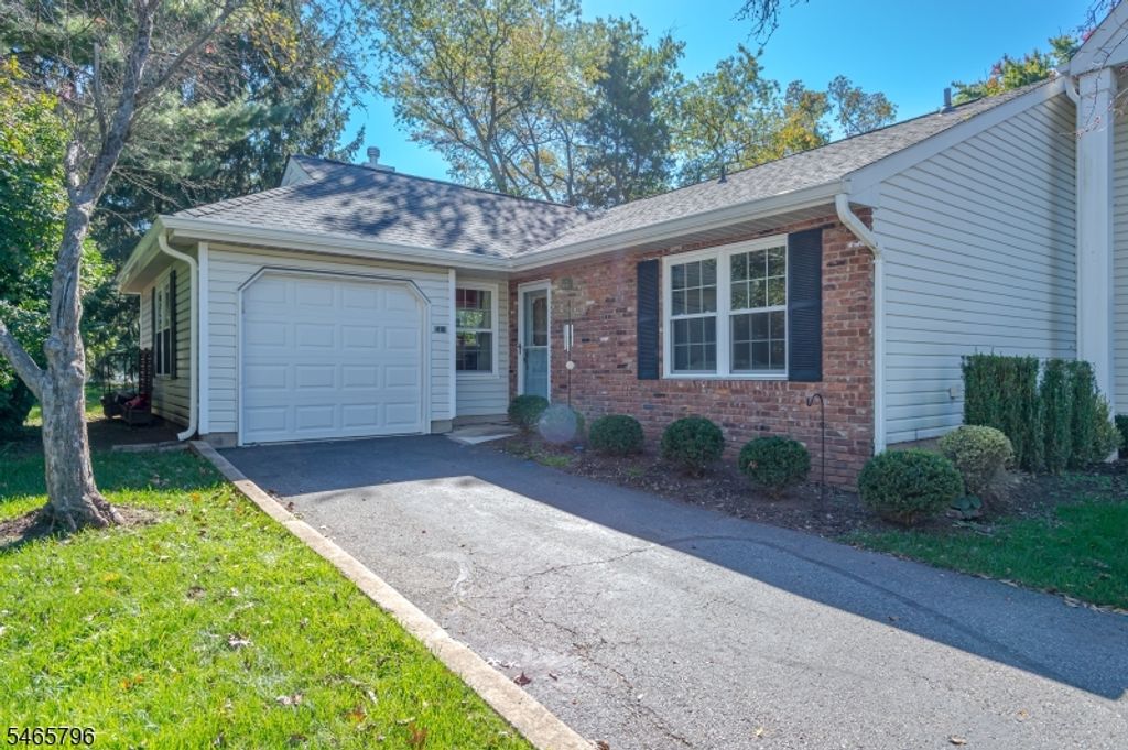 418 Hawkshead Way, Franklin Twp., NJ 08873 — exterior