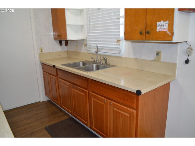 641 Se 148TH Ave, Portland, OR 97233