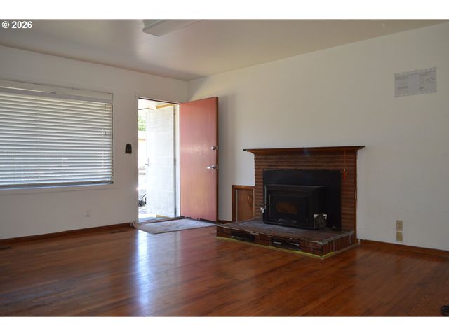 641 Se 148TH Ave, Portland, OR 97233