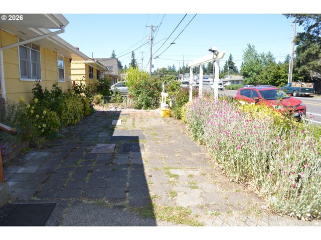 641 Se 148TH Ave, Portland, OR 97233