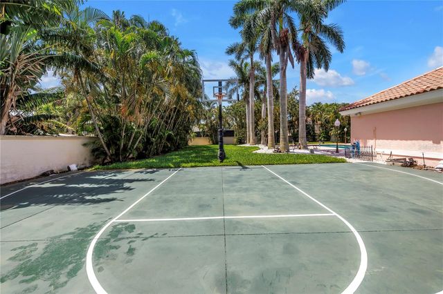 4930 SANDPIPER LANE S, St Petersburg, FL 33711