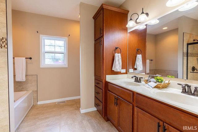 3749 Arbor Pointe Drive, Newburgh, IN 47630