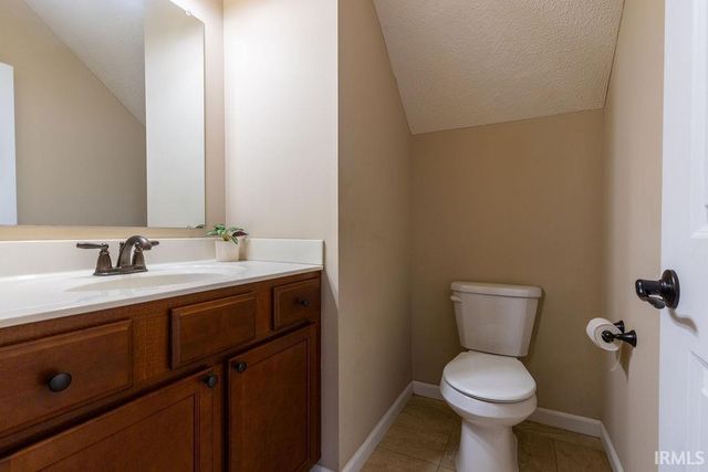 3749 Arbor Pointe Drive, Newburgh, IN 47630