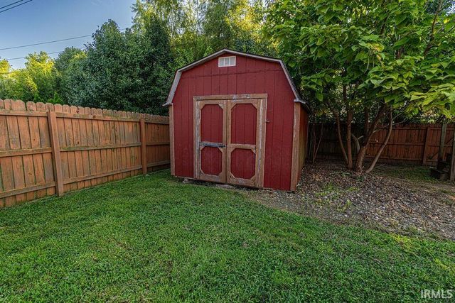 3749 Arbor Pointe Drive, Newburgh, IN 47630