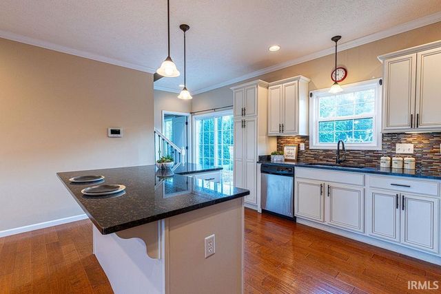 3749 Arbor Pointe Drive, Newburgh, IN 47630