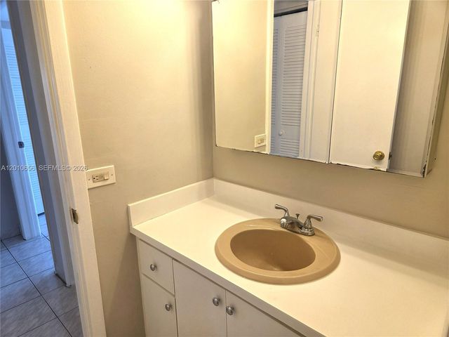 4670 W 13th Ln 507, Hialeah, FL 33012