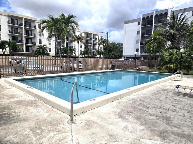 4670 W 13th Ln 507, Hialeah, FL 33012