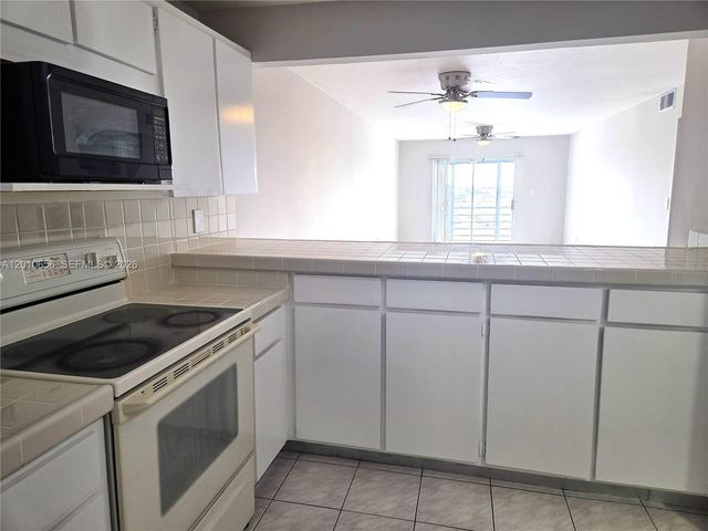 4670 W 13th Ln 507, Hialeah, FL 33012