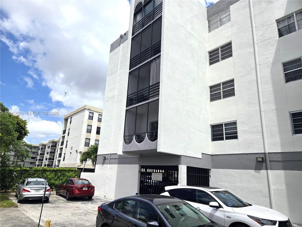4670 W 13th Ln 507, Hialeah, FL 33012