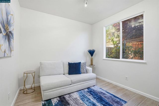 106 Lookout Ct, Hercules, CA 94547