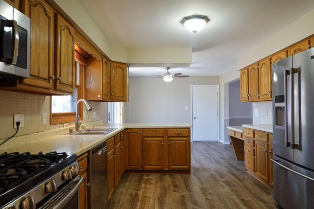 715 Torrey Pines DRIVE, Twin Lakes, WI 53181