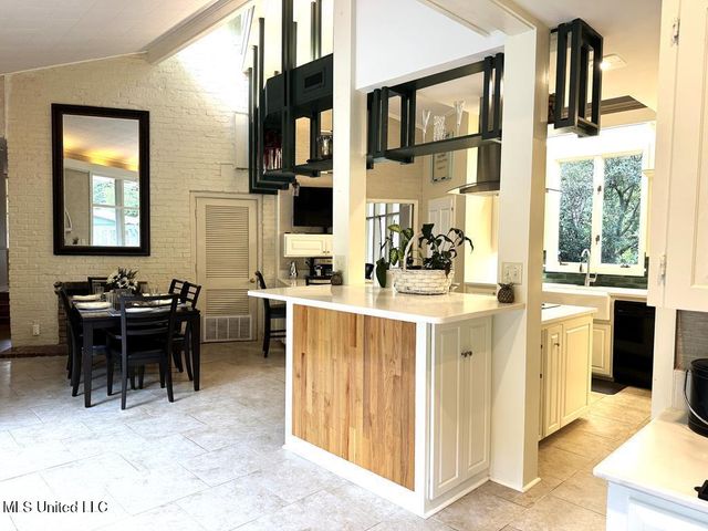 102 Dana Road, Natchez, MS 39120