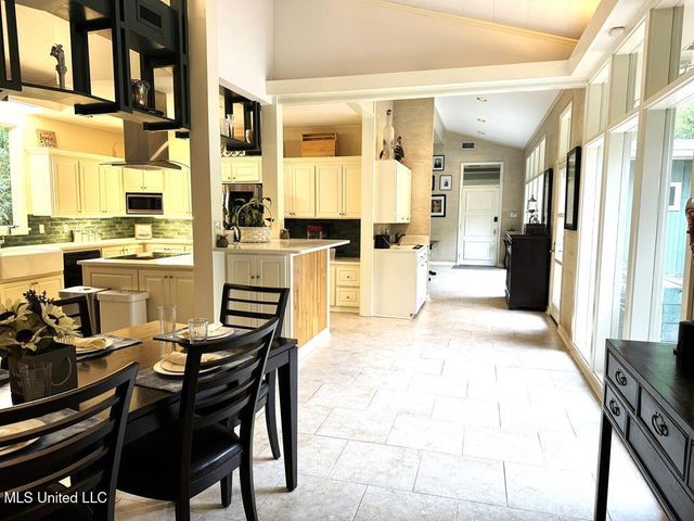 102 Dana Road, Natchez, MS 39120