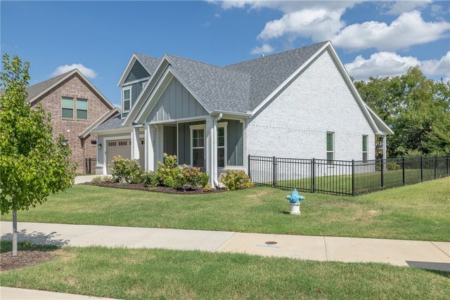 4114 W Huron Loop, Fayetteville, AR 72704