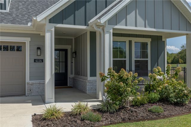 4114 W Huron Loop, Fayetteville, AR 72704