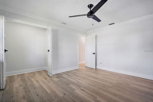 1946 ILLINOIS AVENUE NE, St Petersburg, FL 33703