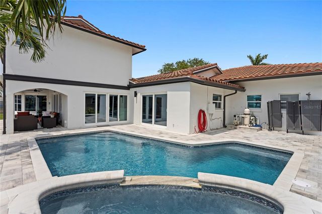 1946 ILLINOIS AVENUE NE, St Petersburg, FL 33703