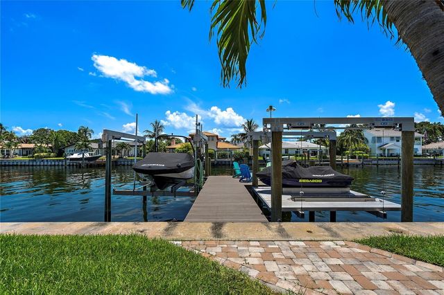 1946 ILLINOIS AVENUE NE, St Petersburg, FL 33703