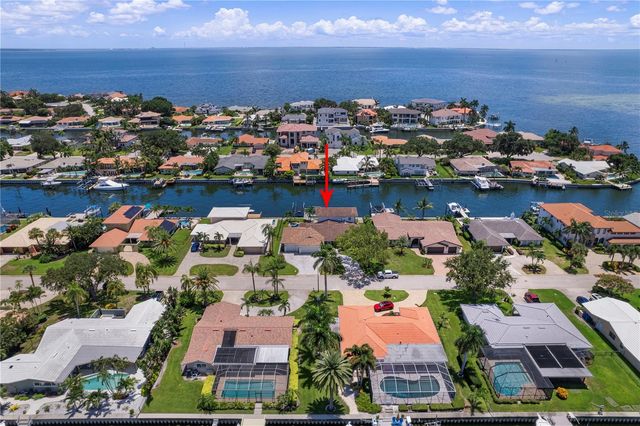 1946 ILLINOIS AVENUE NE, St Petersburg, FL 33703