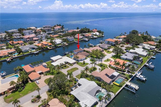 1946 ILLINOIS AVENUE NE, St Petersburg, FL 33703