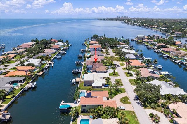 1946 ILLINOIS AVENUE NE, St Petersburg, FL 33703