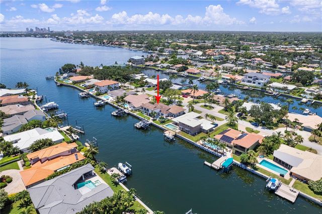 1946 ILLINOIS AVENUE NE, St Petersburg, FL 33703