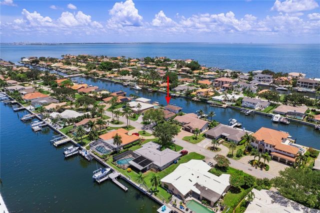 1946 ILLINOIS AVENUE NE, St Petersburg, FL 33703
