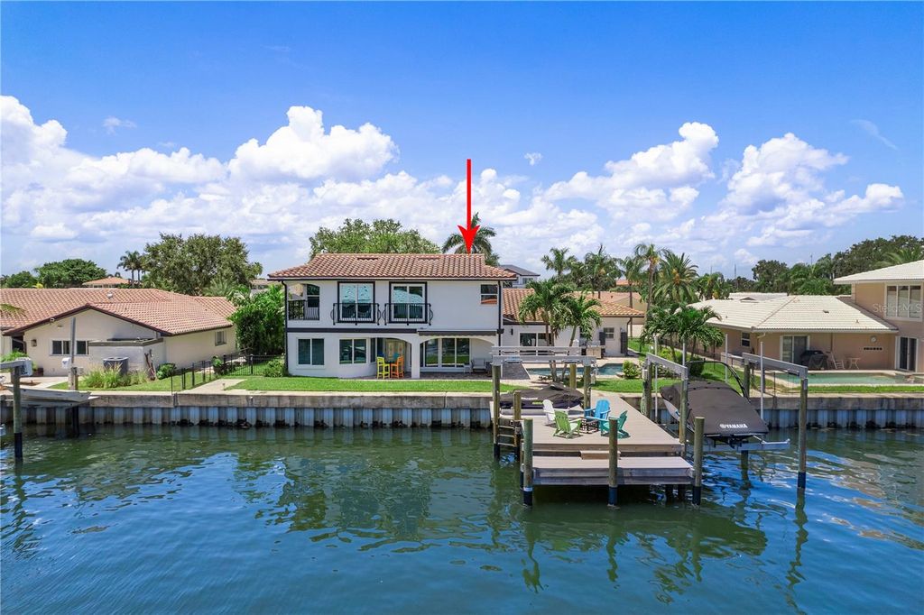 1946 ILLINOIS AVENUE NE, St Petersburg, FL 33703