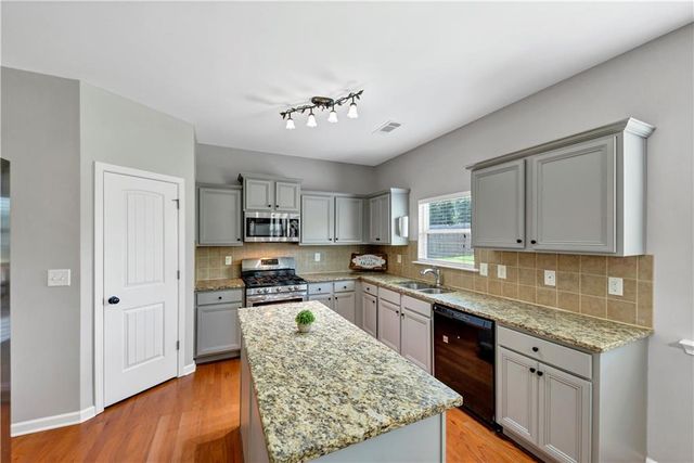 210 Creek View Lane, Acworth, GA 30102