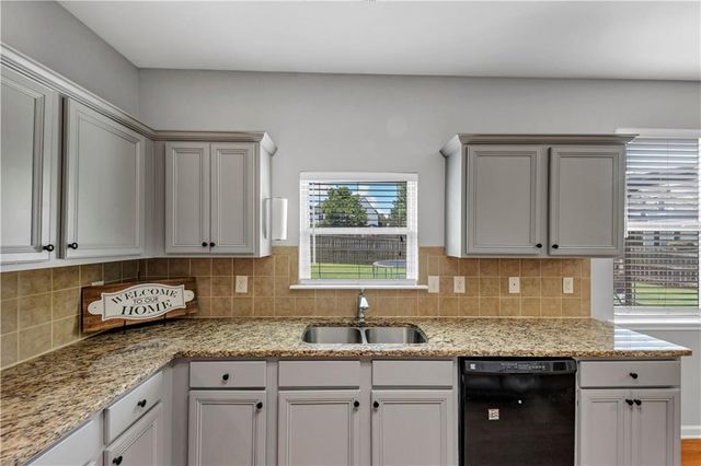 210 Creek View Lane, Acworth, GA 30102