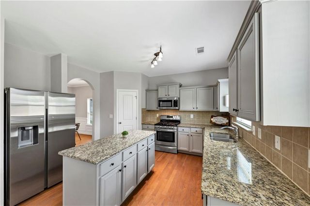 210 Creek View Lane, Acworth, GA 30102