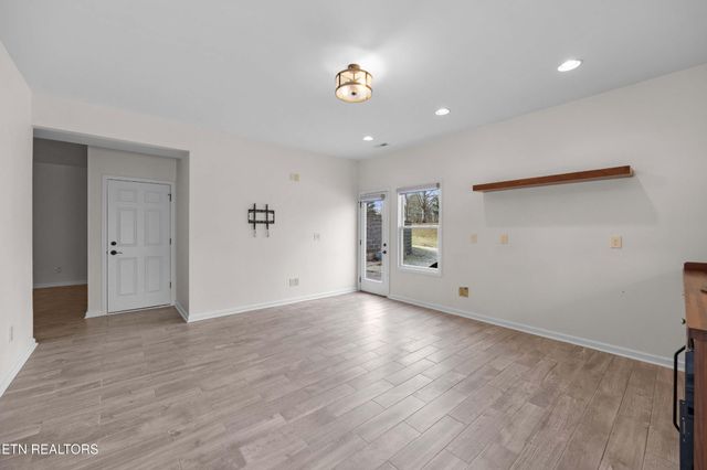 7765 Beals Chapel Rd, Lenoir City, TN 37772