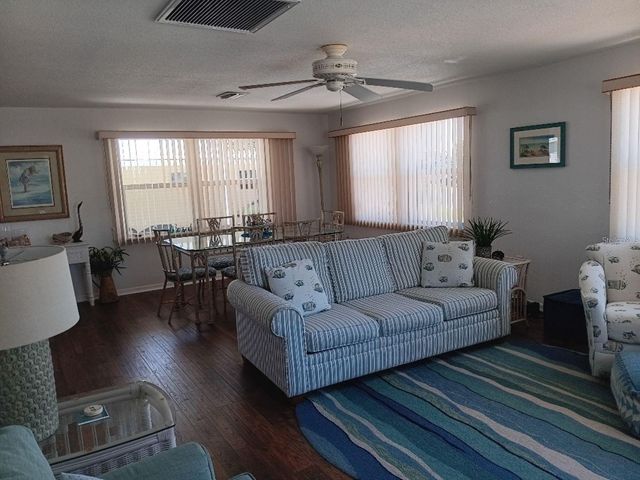 736 CAREFREE, Venice, FL 34285