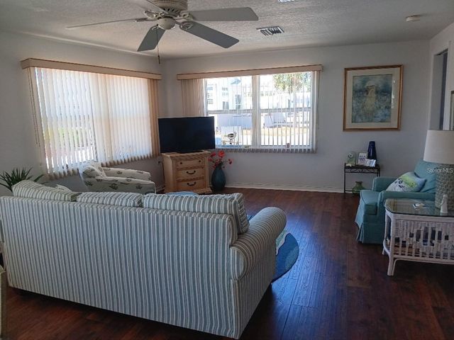 736 CAREFREE, Venice, FL 34285