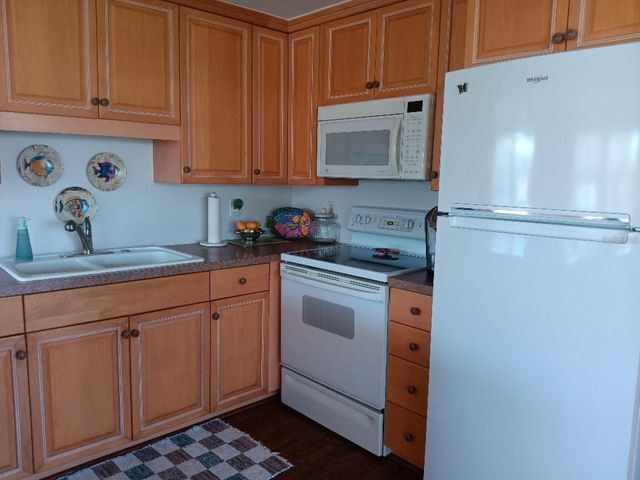 736 CAREFREE, Venice, FL 34285