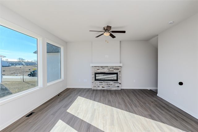 1712 Gordon Court, Norwalk, IA 50211