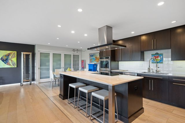 1 Oak Brook Club Drive A301, Oak Brook, IL 60523