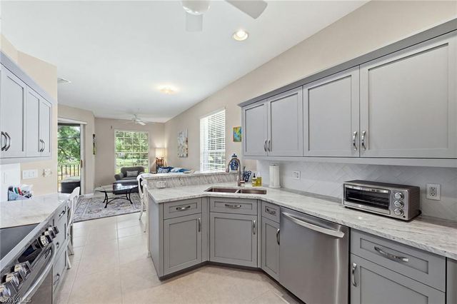 2190 Arielle DR 901, Naples, FL 34109