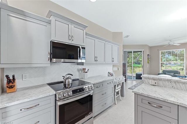 2190 Arielle DR 901, Naples, FL 34109