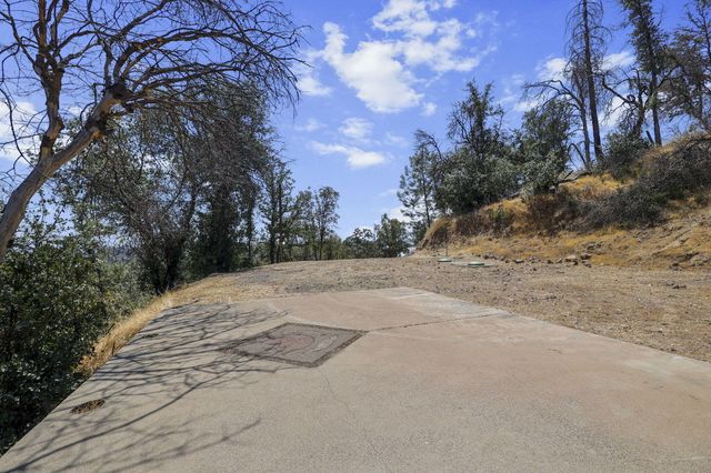 14020 Windfall Drive, Redding, CA 96003