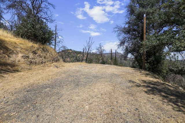 14020 Windfall Drive, Redding, CA 96003