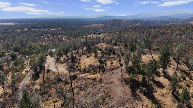 14020 Windfall Drive, Redding, CA 96003